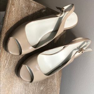 Beige patent leather heels